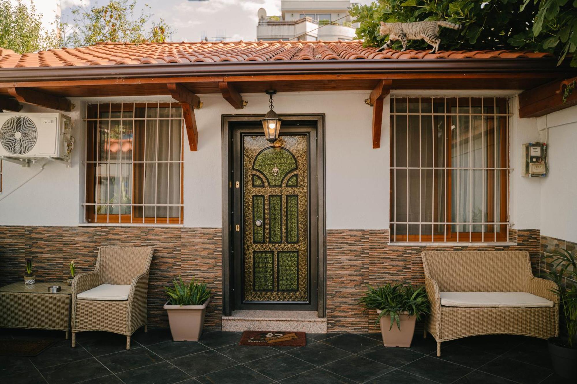 Peaceful In New Bazaar Villa